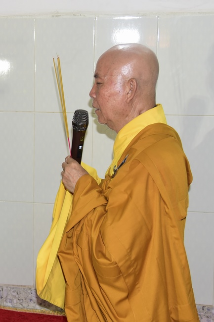 Attending the forty-nine days rite after death of Late Nun venerable Hanh Lien