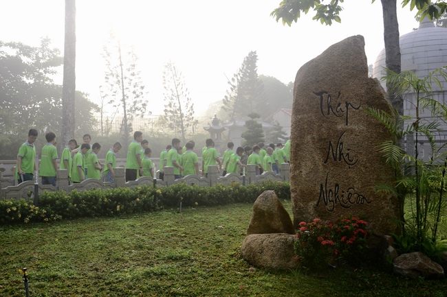 Các bé thiếu nhi sinh hoạt vui chơi