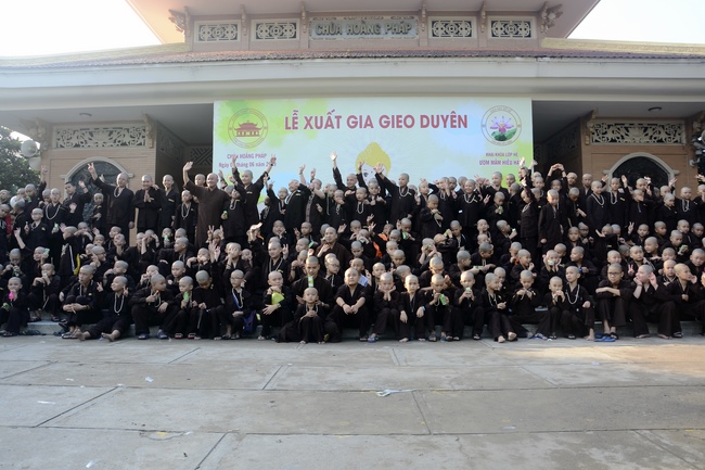 Các bé thiếu nhi sinh hoạt vui chơi