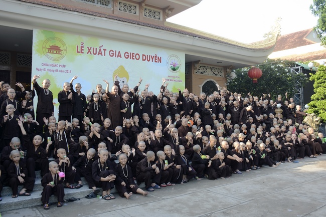 Các bé thiếu nhi sinh hoạt vui chơi