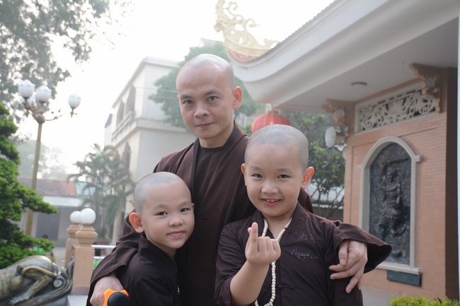 Các bé thiếu nhi sinh hoạt vui chơi