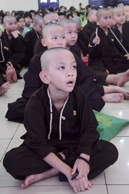 Các bé thiếu nhi sinh hoạt vui chơi