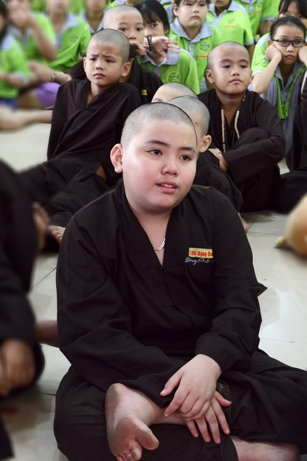 Các bé thiếu nhi sinh hoạt vui chơi