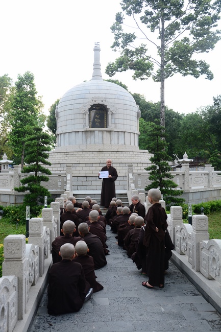 Các bé thiếu nhi sinh hoạt vui chơi