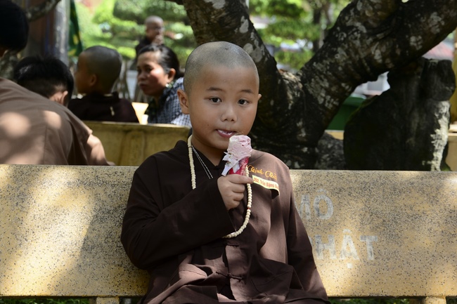 Các bé thiếu nhi sinh hoạt vui chơi