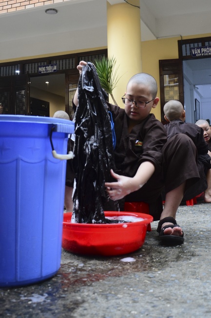 Các bé thiếu nhi sinh hoạt vui chơi