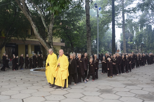 Các bé thiếu nhi sinh hoạt vui chơi