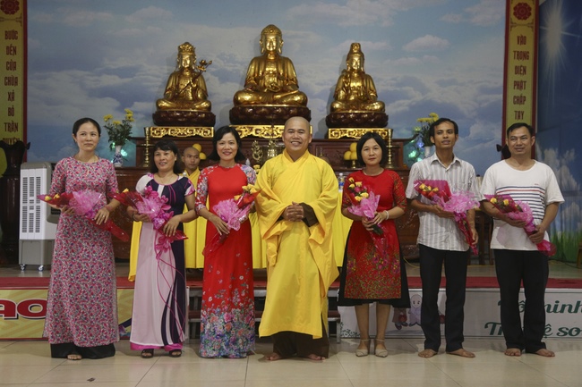 Awarding the 3rd scholarship “Helping Dream Come True.”