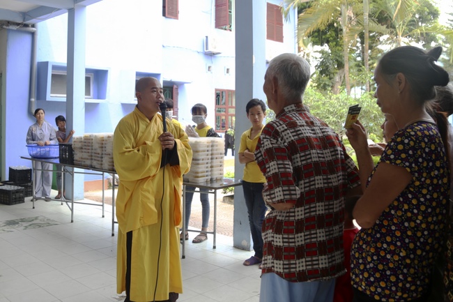 Awarding the 3rd scholarship “Helping Dream Come True.”