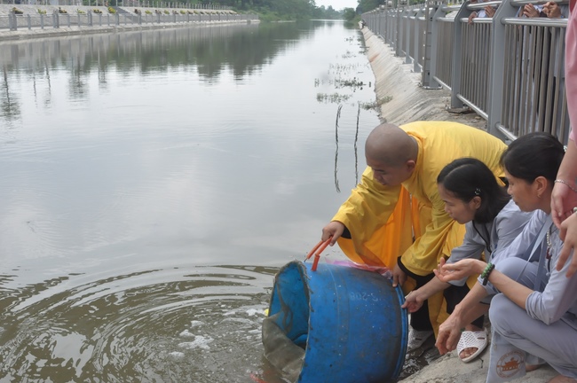 Awarding the 3rd scholarship “Helping Dream Come True.”