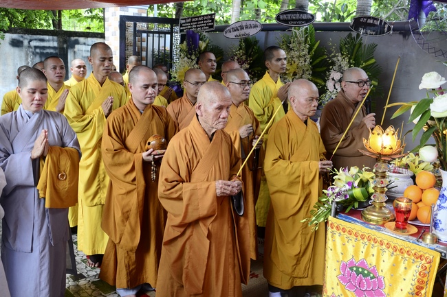 Funeral Visiting a Member of Hoang Phap Buddhist Family – Upāsaka Le Trong Thang