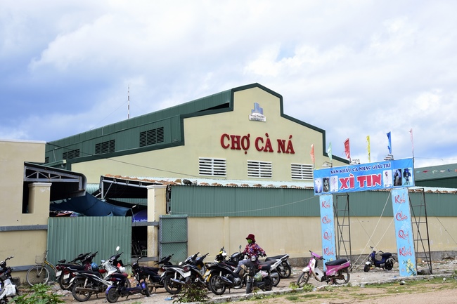 Cúng dường Tôn tượng Bồ-tát tại chùa Hưng Pháp