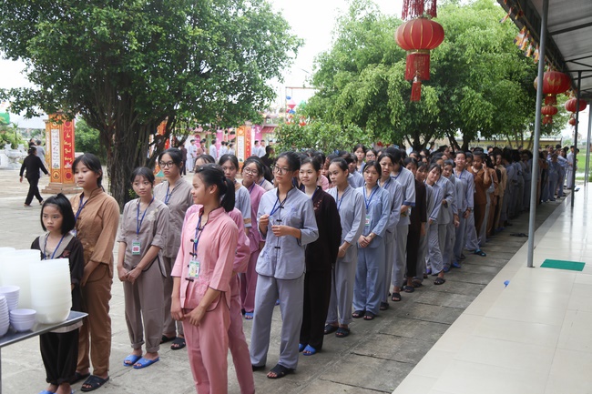 Beginning the Summer retreat at Dong Cao pagoda in Thanh Hoa