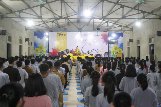 Beginning the Summer retreat at Dong Cao pagoda in Thanh Hoa