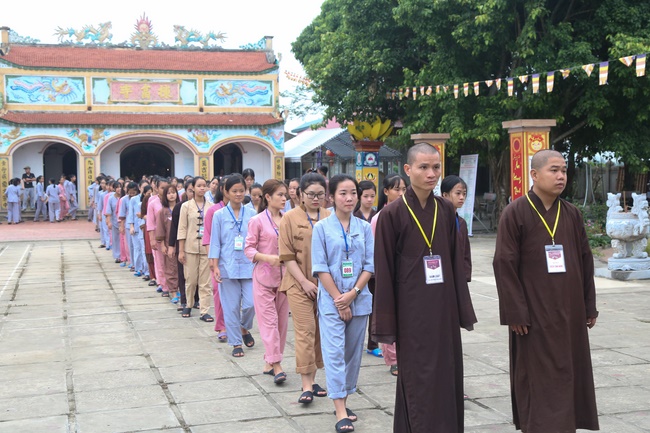 Beginning the Summer retreat at Dong Cao pagoda in Thanh Hoa