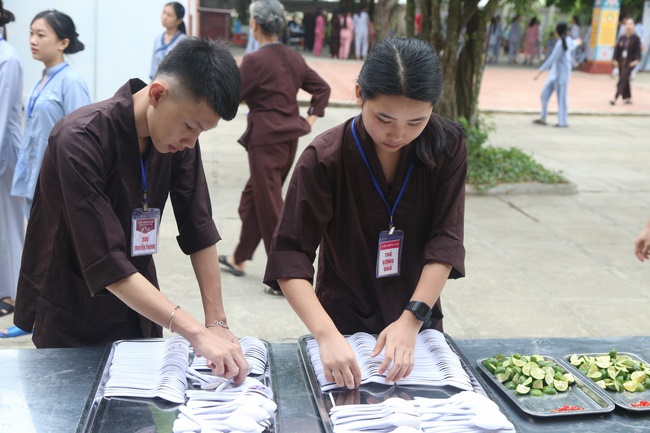 Beginning the Summer retreat at Dong Cao pagoda in Thanh Hoa