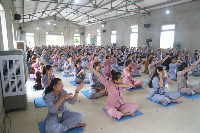 Beginning the Summer retreat at Dong Cao pagoda in Thanh Hoa