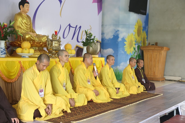 Beginning the Summer retreat at Dong Cao pagoda in Thanh Hoa