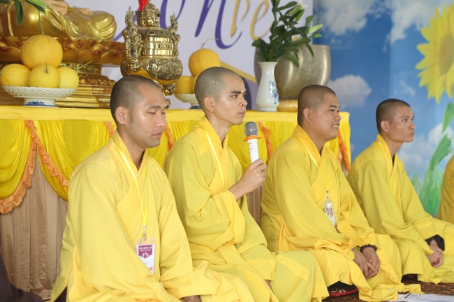 Beginning the Summer retreat at Dong Cao pagoda in Thanh Hoa