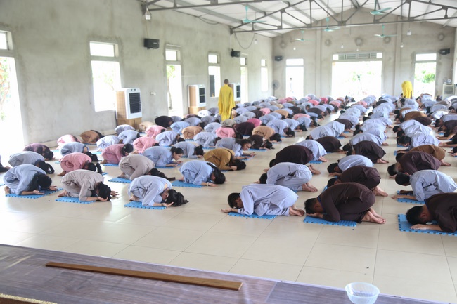Beginning the Summer retreat at Dong Cao pagoda in Thanh Hoa