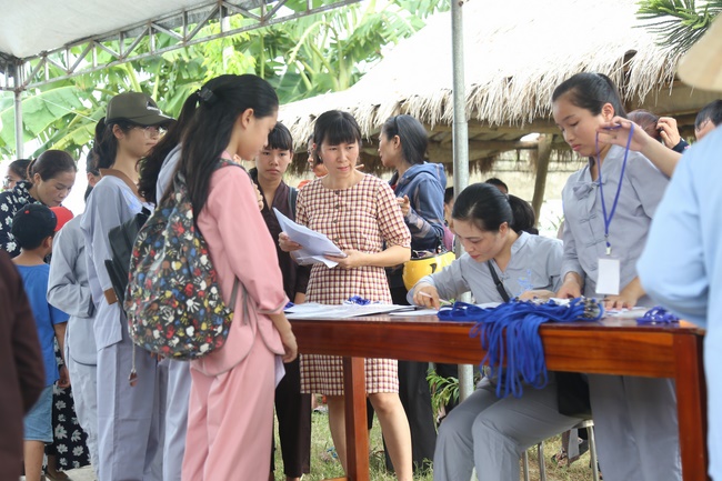 Beginning the Summer retreat at Dong Cao pagoda in Thanh Hoa