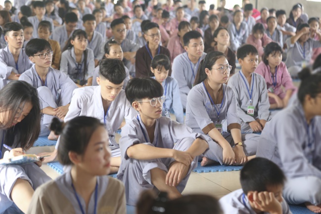 The second day of the summer retreat at Dong Cao pagoda