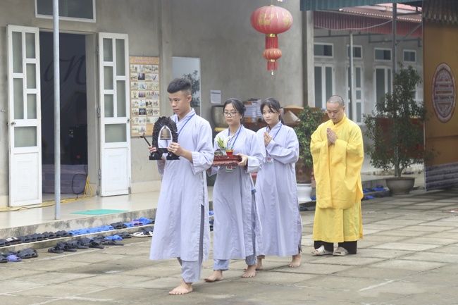 The second day of the summer retreat at Dong Cao pagoda