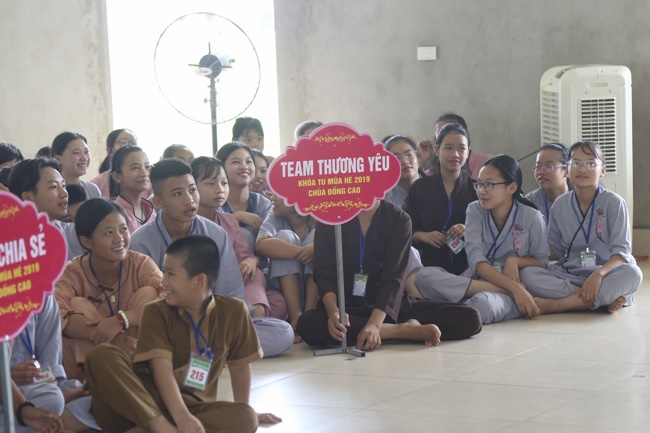 The second day of the summer retreat at Dong Cao pagoda