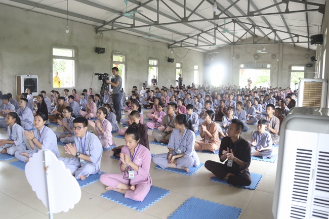 The second day of the summer retreat at Dong Cao pagoda