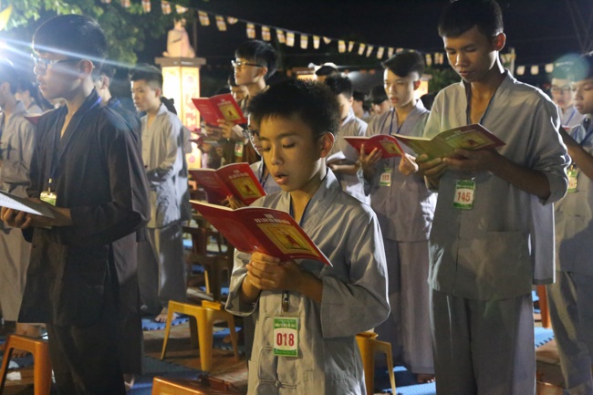 The second day of the summer retreat at Dong Cao pagoda