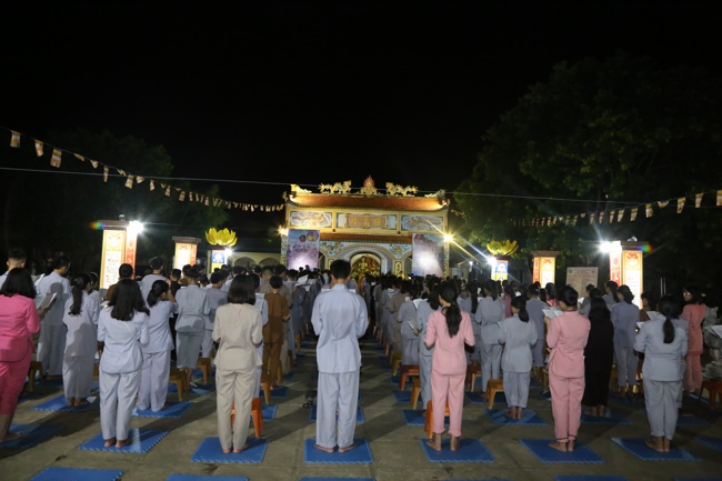 The second day of the summer retreat at Dong Cao pagoda
