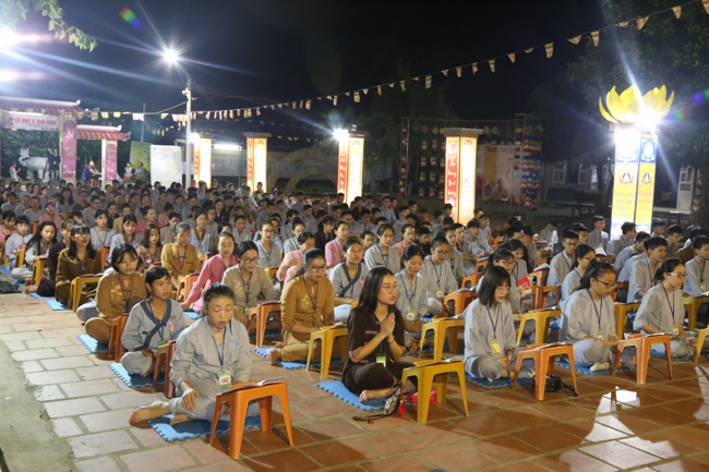 The second day of the summer retreat at Dong Cao pagoda