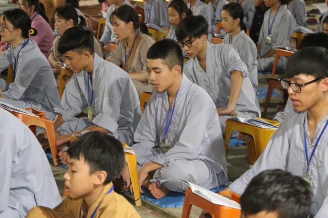 The second day of the summer retreat at Dong Cao pagoda