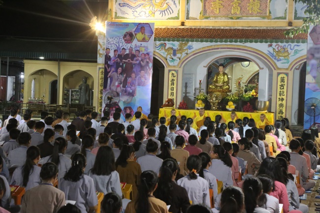 The second day of the summer retreat at Dong Cao pagoda