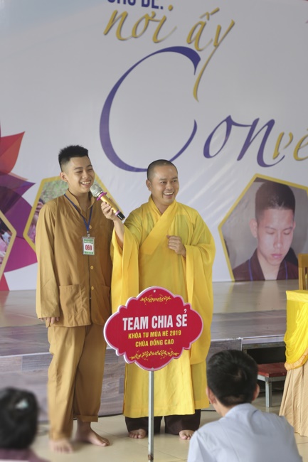 The second day of the summer retreat at Dong Cao pagoda