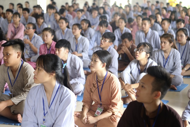 The second day of the summer retreat at Dong Cao pagoda