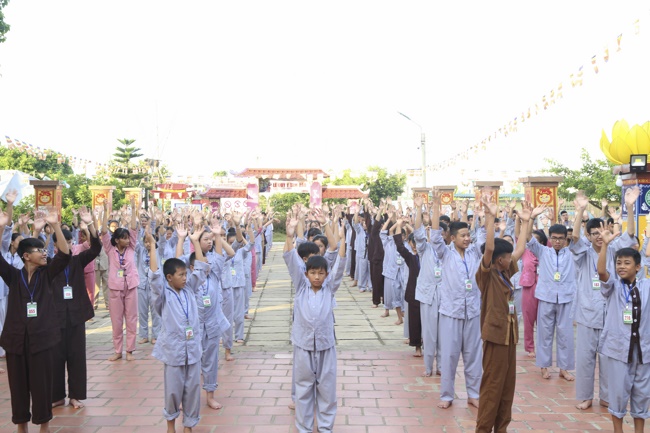 The third day of the summer retreat at Dong Cao pagoda