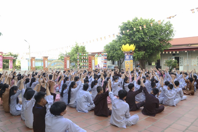 The third day of the summer retreat at Dong Cao pagoda