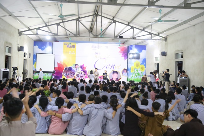 The third day of the summer retreat at Dong Cao pagoda
