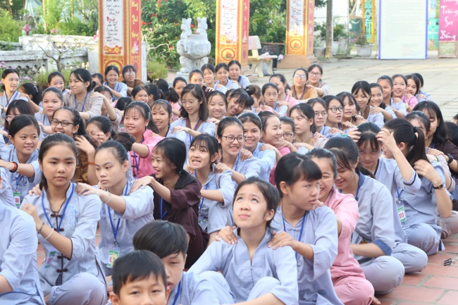 The third day of the summer retreat at Dong Cao pagoda