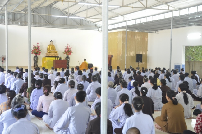 A quiet day practice at Can Mon Pagoda