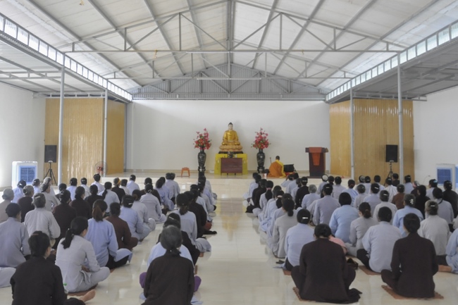 A quiet day practice at Can Mon Pagoda