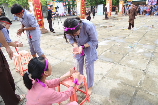 The fourth day of summer retreat at Dong Cao pagoda