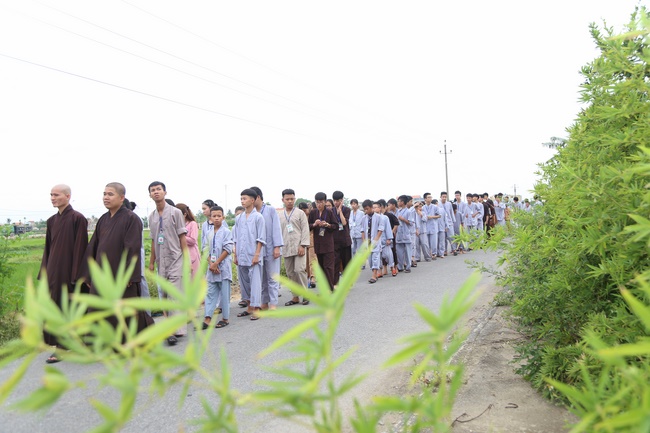 The fourth day of summer retreat at Dong Cao pagoda