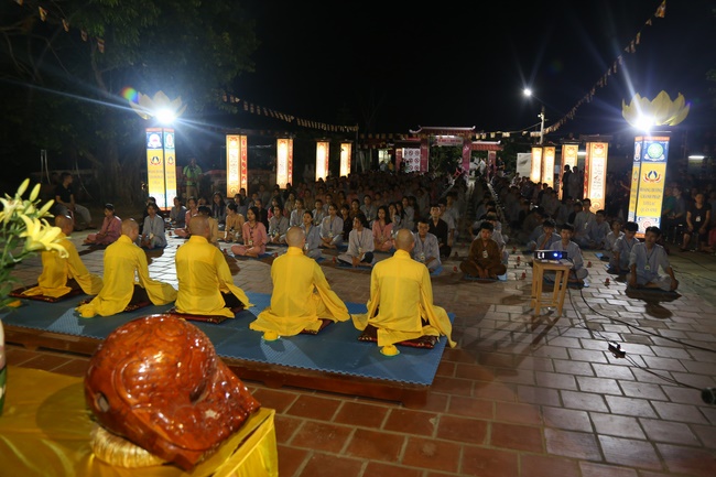 The fourth day of summer retreat at Dong Cao pagoda