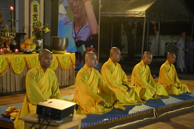 The fourth day of summer retreat at Dong Cao pagoda
