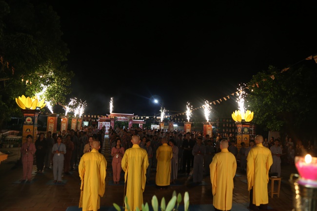 The fourth day of summer retreat at Dong Cao pagoda