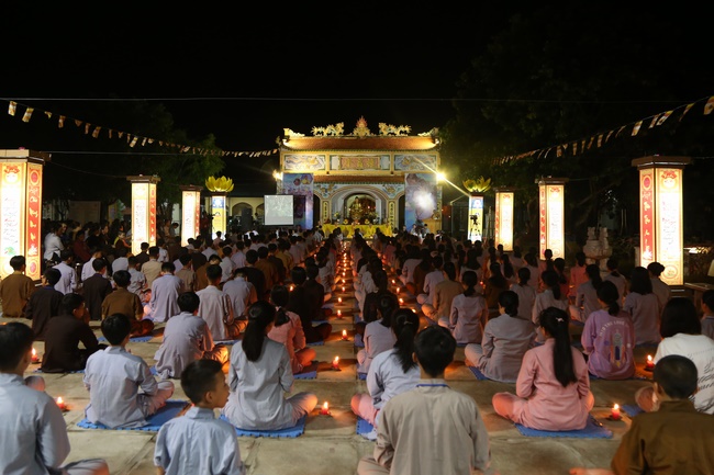 The fourth day of summer retreat at Dong Cao pagoda