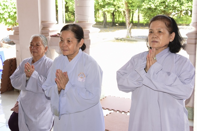 Cầu siêu và phóng sanh ở biển Cần Giờ