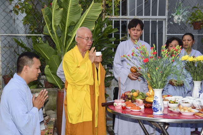 Cầu siêu và phóng sanh ở Củ Chi